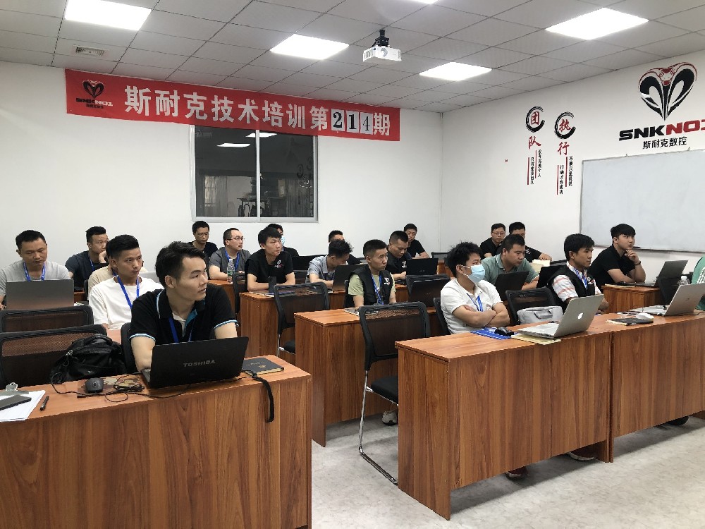 干CNC数控操作员工作累吗？工资高吗？前途可以吗？